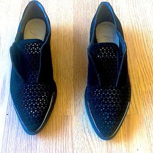 💜Fergie Black perforated leather loafers💜